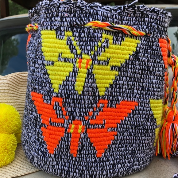 Colombia Mochila Woven Butterfly Bucket Tote Draws - Picture 4 of 9